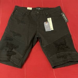 These “Smokey Black” jean shorts are 🔥 really a nice wear and stylish look.